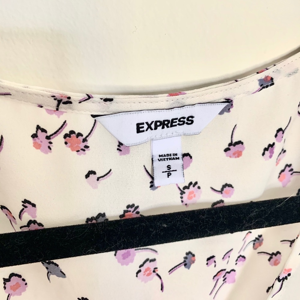 Express Floral blouse - Picture 2 of 3